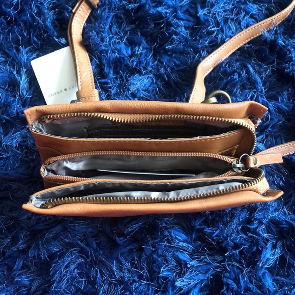 Lucky Brand Cross Body Purse - Picture 3 of 5